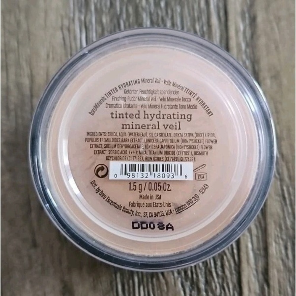 bareMinerals I.D Bare Escentuals TINTED HYDRATING MINERAL VEIL  0.05 oz/ 1.5 g - Picture 2 of 4